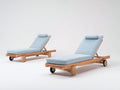 Tumbonas de madera 200 x 70 x 90 cm - azul claro y madera natural - conjunto de dos con respaldo reclinable y ruedas