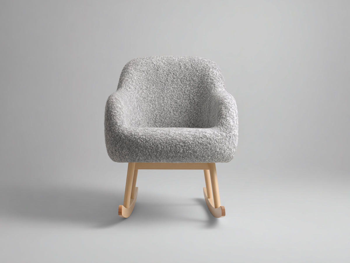Mecedoras tapizada en tejido bouclé 72x85x92 cm - Gris claro y madera natural - Diseño compacto con patines curvos